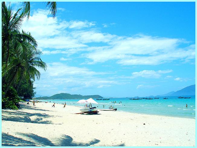 Bãi biển Hòn Lao đẹp thơ mộng bên Đảo Khỉ Nha Trang